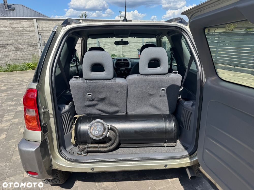 Toyota RAV4 4x4 - 25