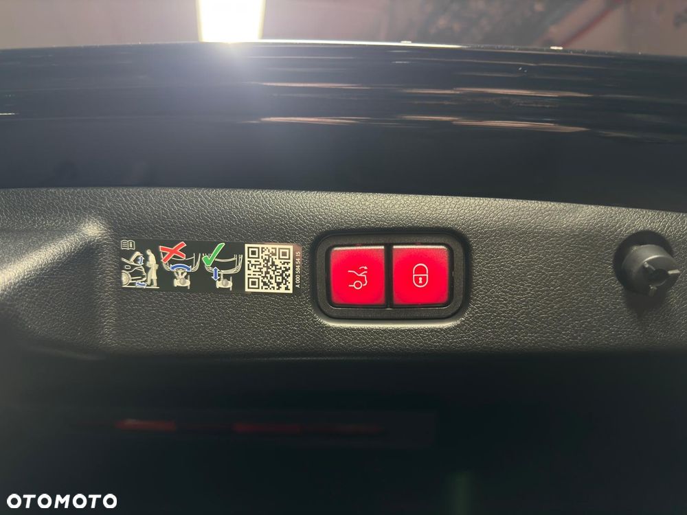 Mercedes-Benz Klasa E 220 d 4-Matic AMG - 40