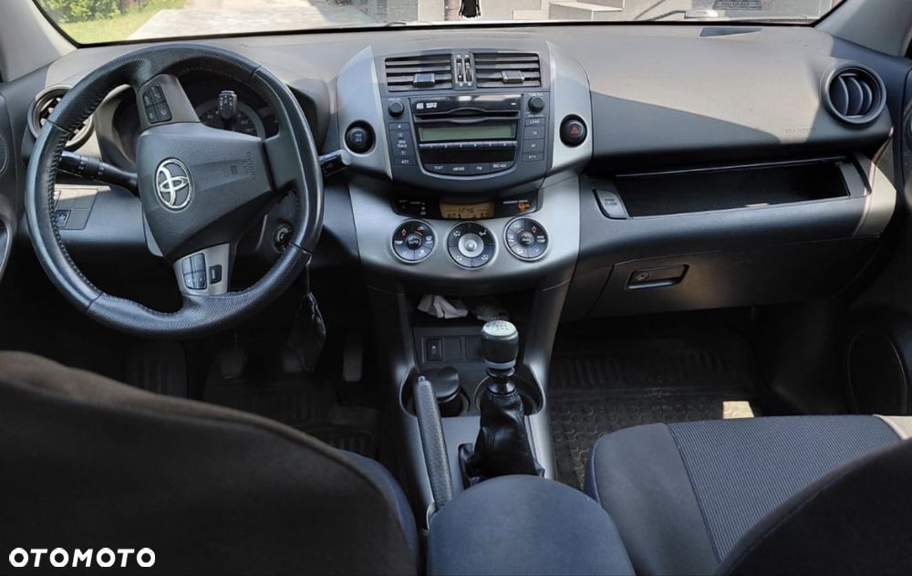 Toyota RAV4 - 6