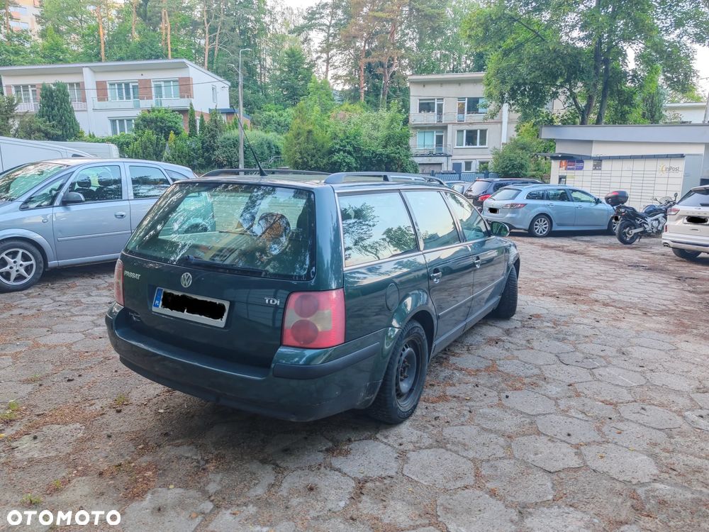 Volkswagen Passat 1.9 TDI Comfortline - 4