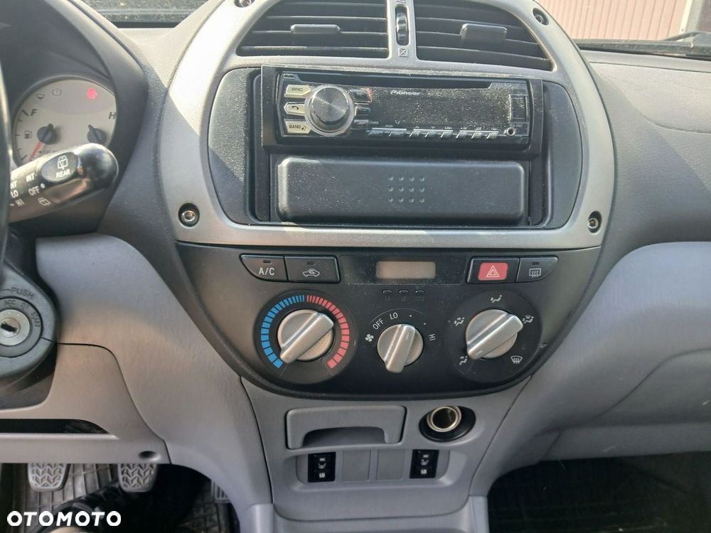 Toyota RAV4 D-4D 4x4 - 15