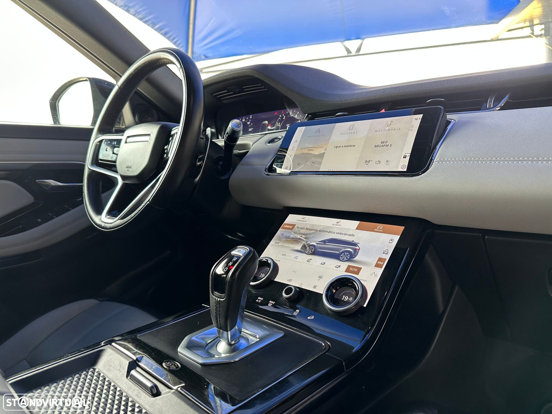Land Rover Range Rover Evoque 1.5 P300e AWD R-Dynamic S Auto - 47