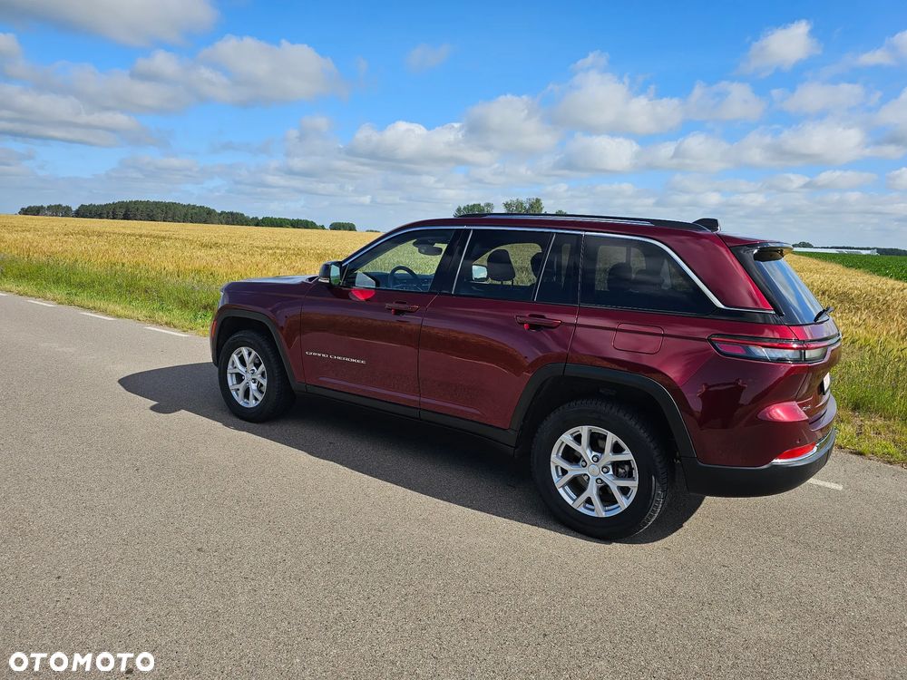 Jeep Grand Cherokee - 24