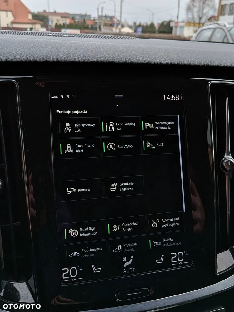 Volvo V60 Cross Country - 10