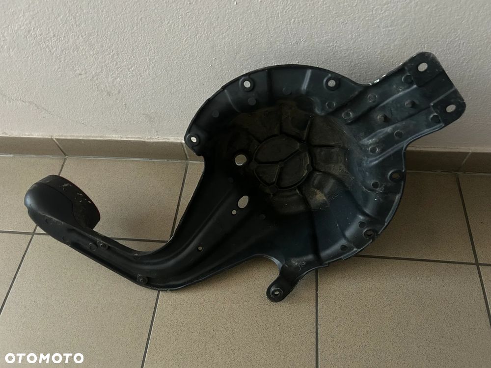 MOCOWANIE KOŁA ZAPASOWEGO UCHWYT LAND ROVER FREELANDER I - 3