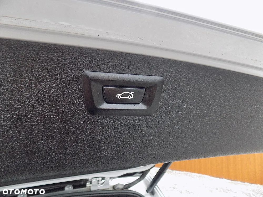 BMW Seria 3 316d Sport Line - 21