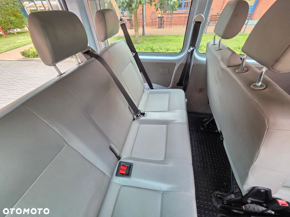 Volkswagen Transporter - 27