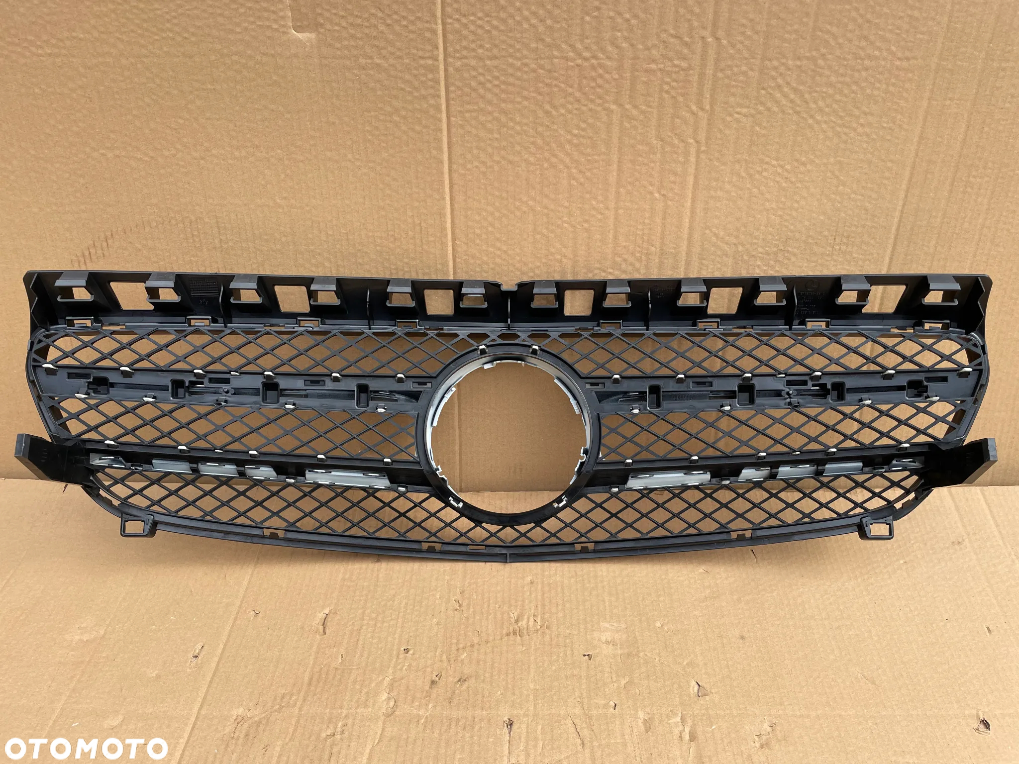MERCEDES A KLASA W176 176 BIAŁY GRILL ATRAPA ZDERZAKA PRZEDNIEGO ORYGINALNA BIAŁY A1768880260 - 4
