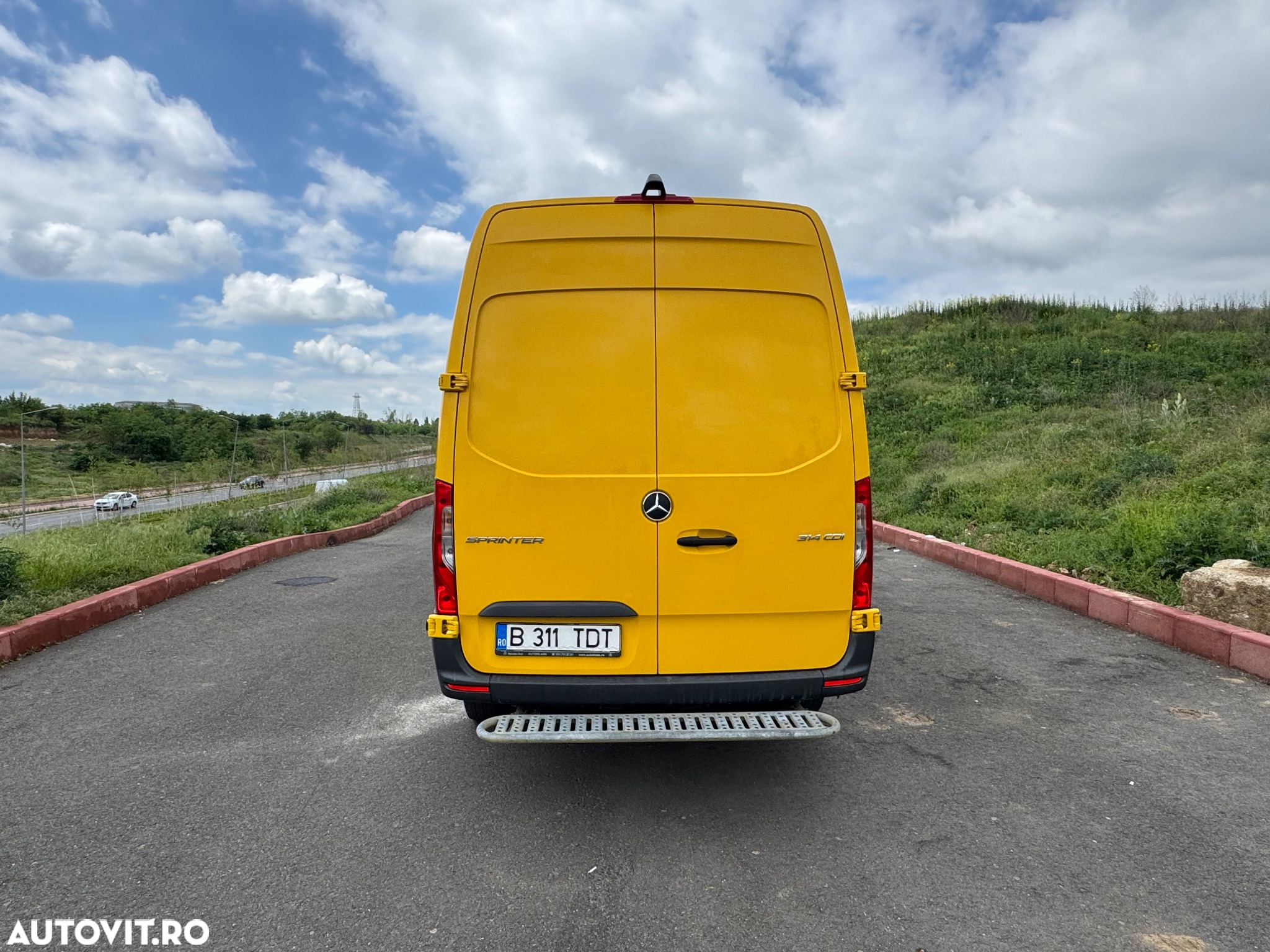 Mercedes-Benz Sprinter - 15