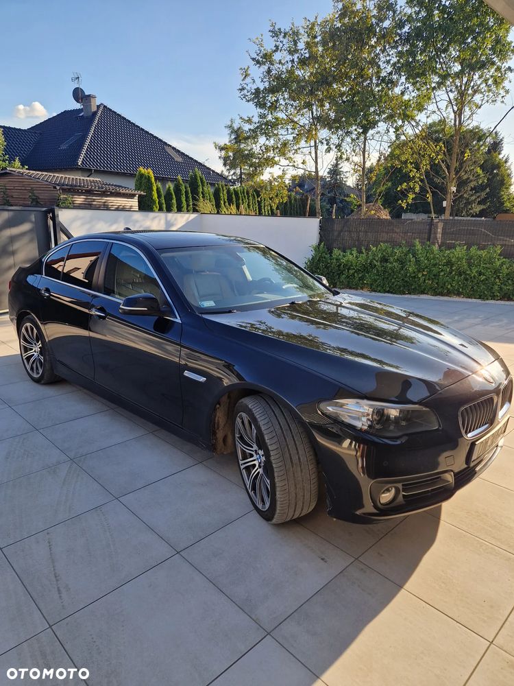 BMW Seria 5 525d xDrive - 10