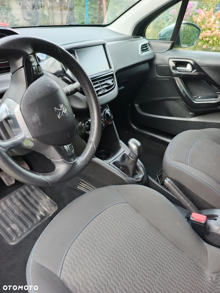 Peugeot 208 1.2 PureTech Style - 8