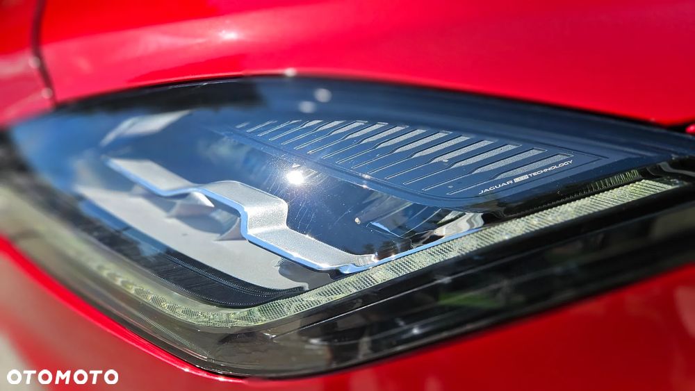 Jaguar E-Pace 2.0 i4D FWD R-Dynamic S - 24