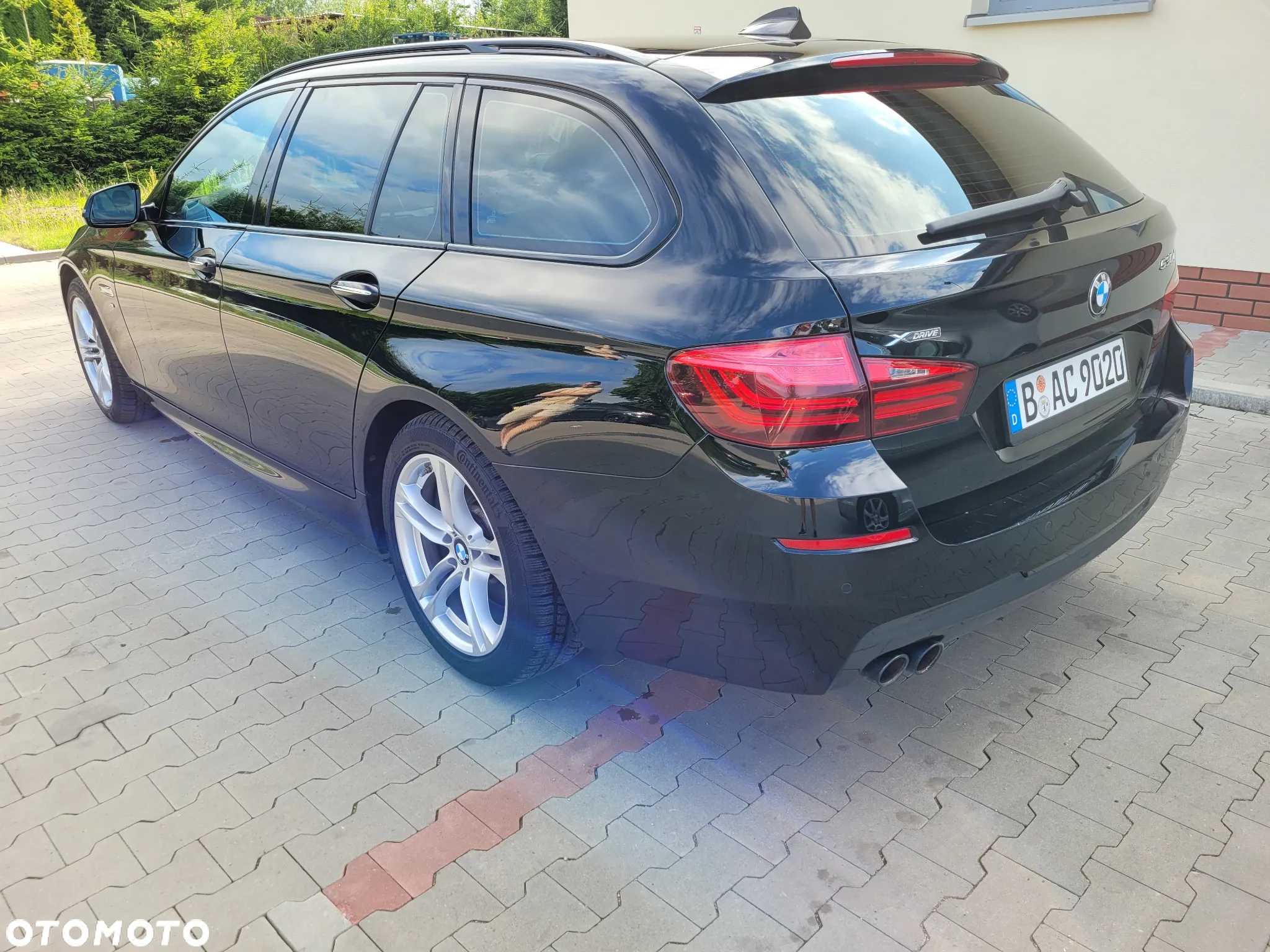 BMW Seria 5 530d xDrive Touring - 3
