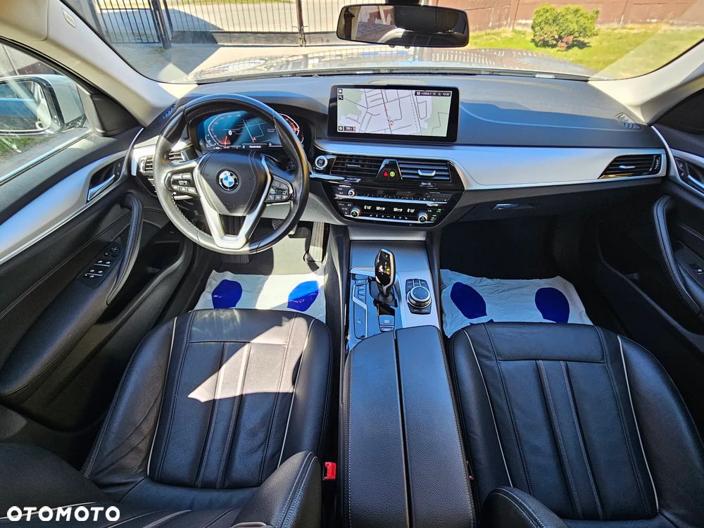 BMW Seria 5 520d Sport - 8