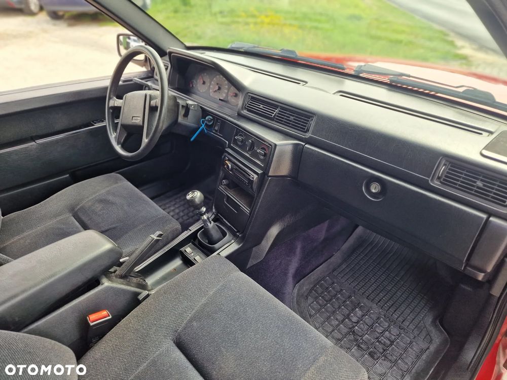 Volvo Seria 900 - 25