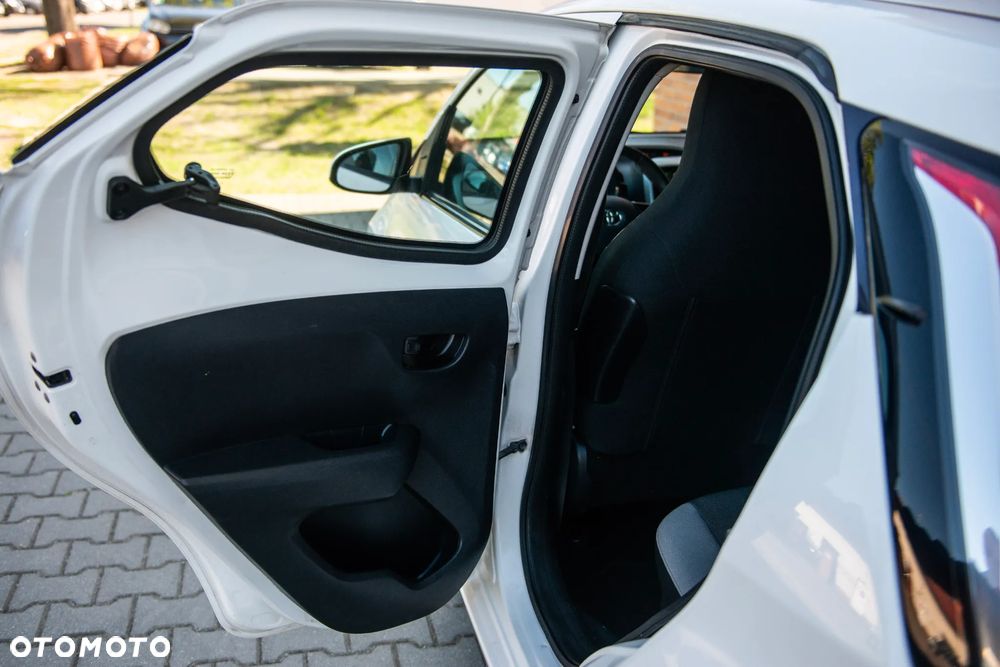 Toyota Aygo x-play Eco - 21