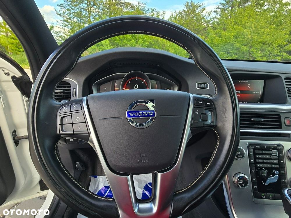 Volvo V60 D2 Geartronic Summum - 26