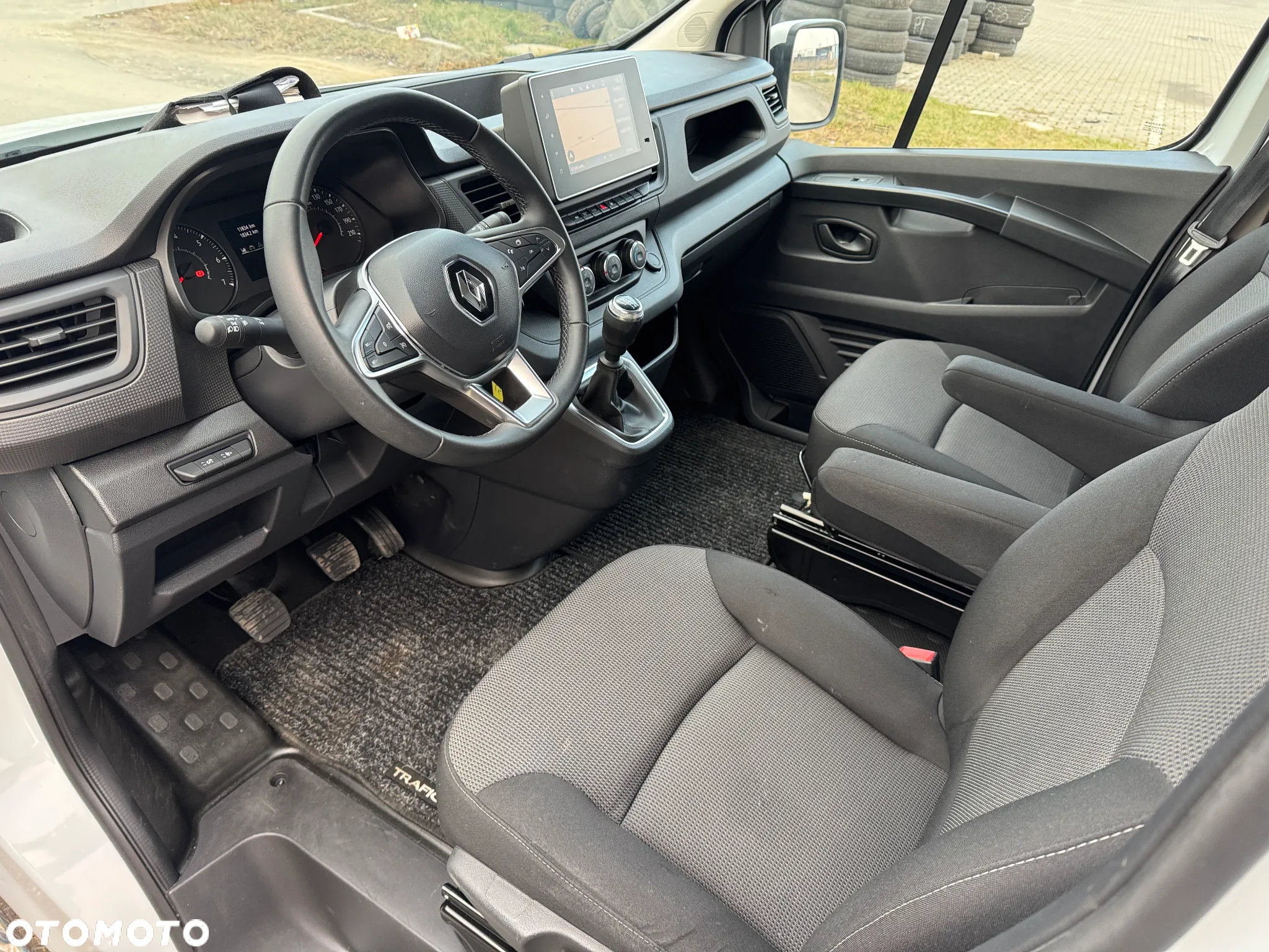 Renault TRAFIC - 13