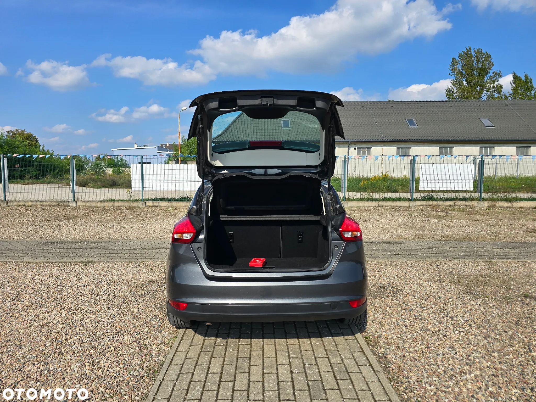 Ford Focus 1.6 Ambiente - 10