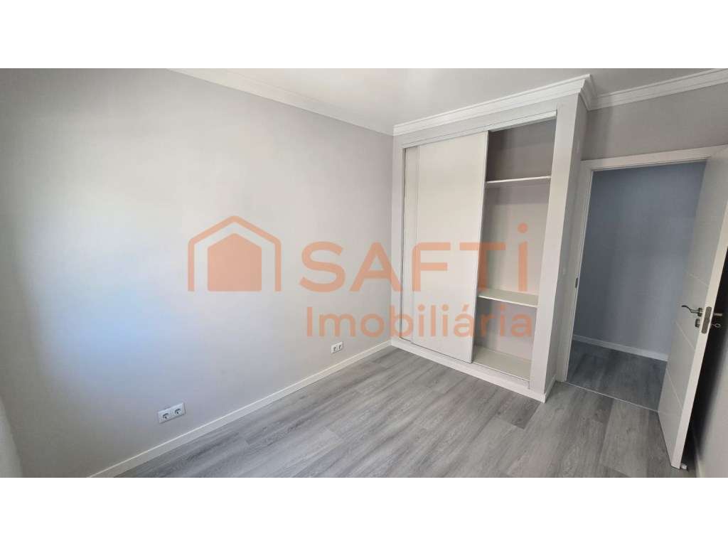 Apartamento T2 - R/C Alto- com Arrecadação- Corroios - Grande imagem: 3/18