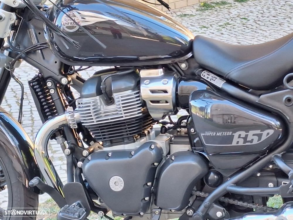 Royal Enfield Super Meteor 650 - 18