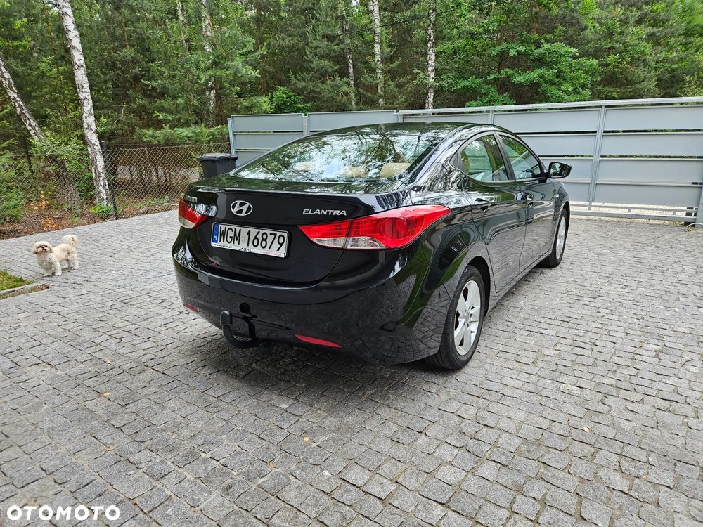 Hyundai Elantra 1.6 Comfort - 4
