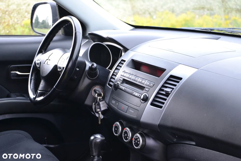 Mitsubishi Outlander 2.4 2WD Plus - 4