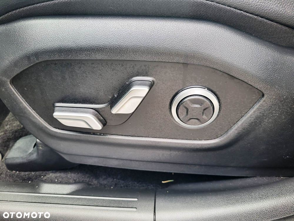 Hyundai Santa Fe 1.6 HEV 4WD SEVEN Signature - 23