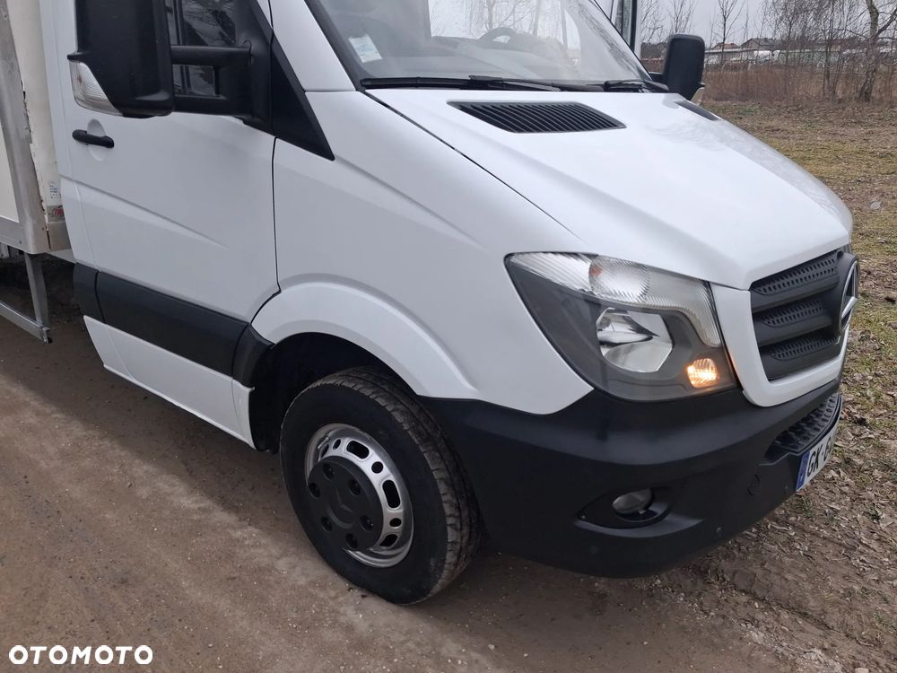 Mercedes-Benz Sprinter - 25