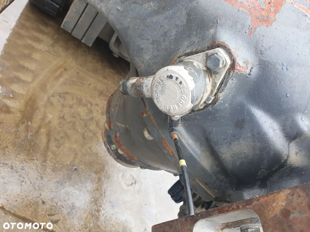 MOST Z BLOKADĄ  TYŁ DYFER RENAULT MIDLUM DCI 19,5 - 6