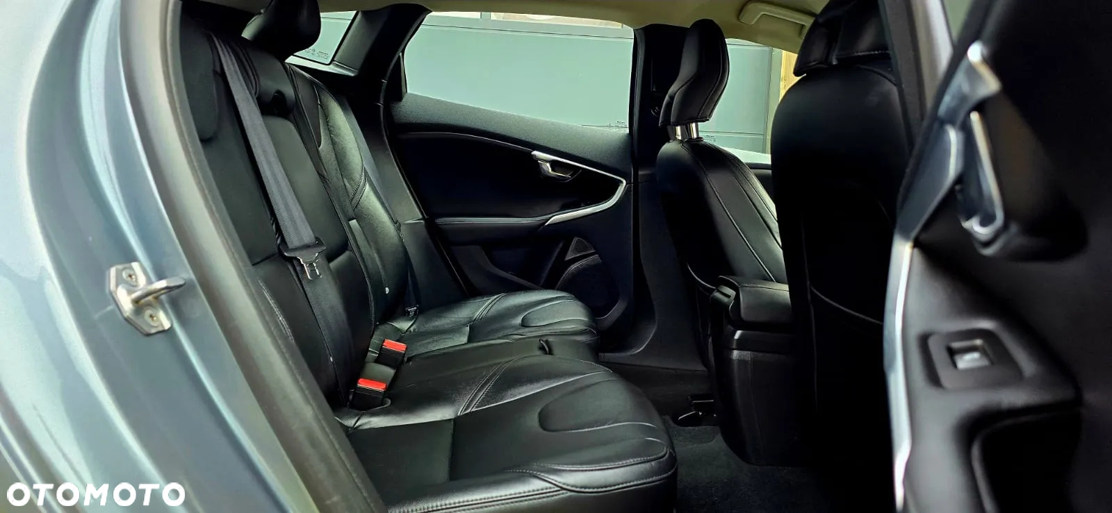 Volvo V40 D4 Summum - 9