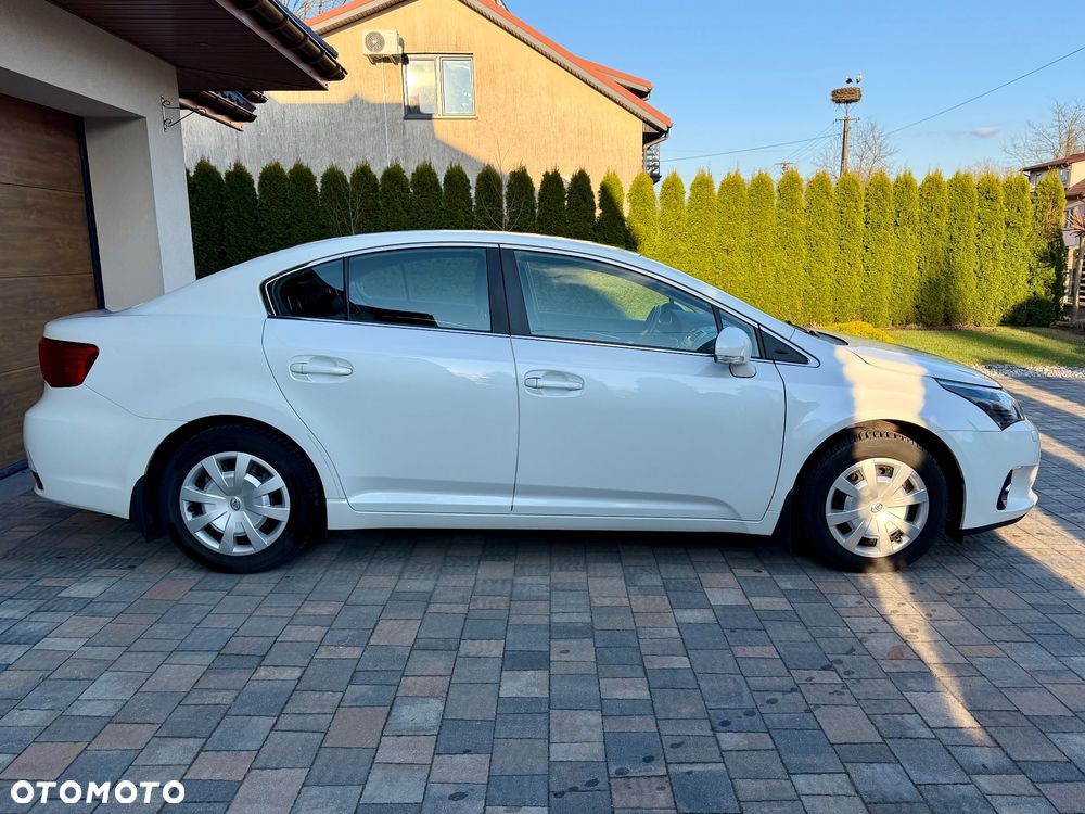 Toyota Avensis 1.8 Sol NAVI - 7