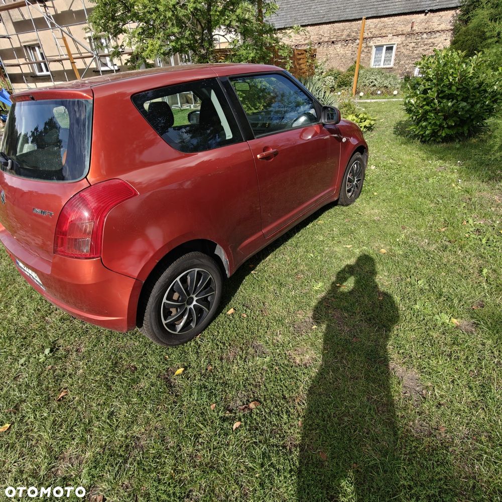 Suzuki Swift - 4
