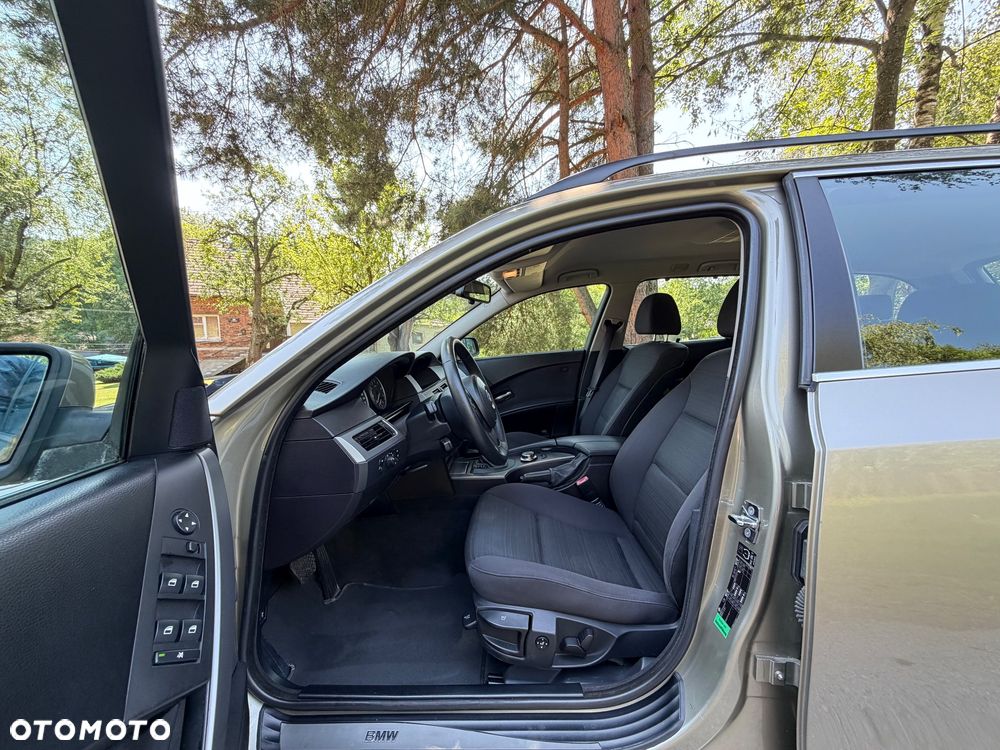 BMW Seria 5 525i - 15