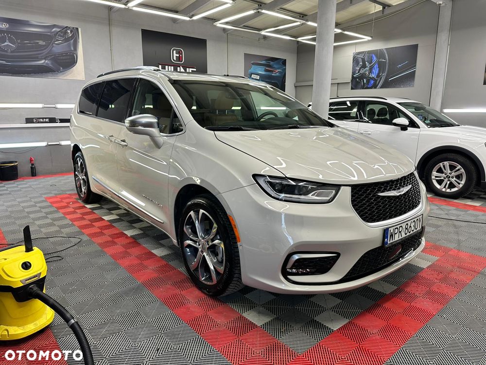 Chrysler Pacifica - 3