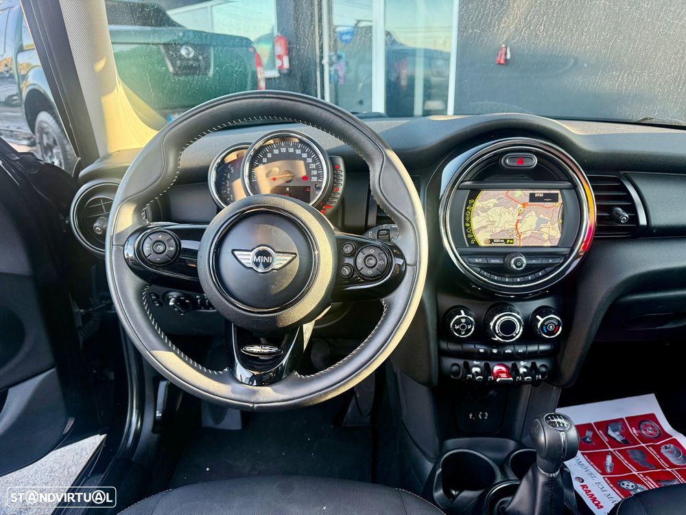 MINI 5 Portas Cooper D - 25