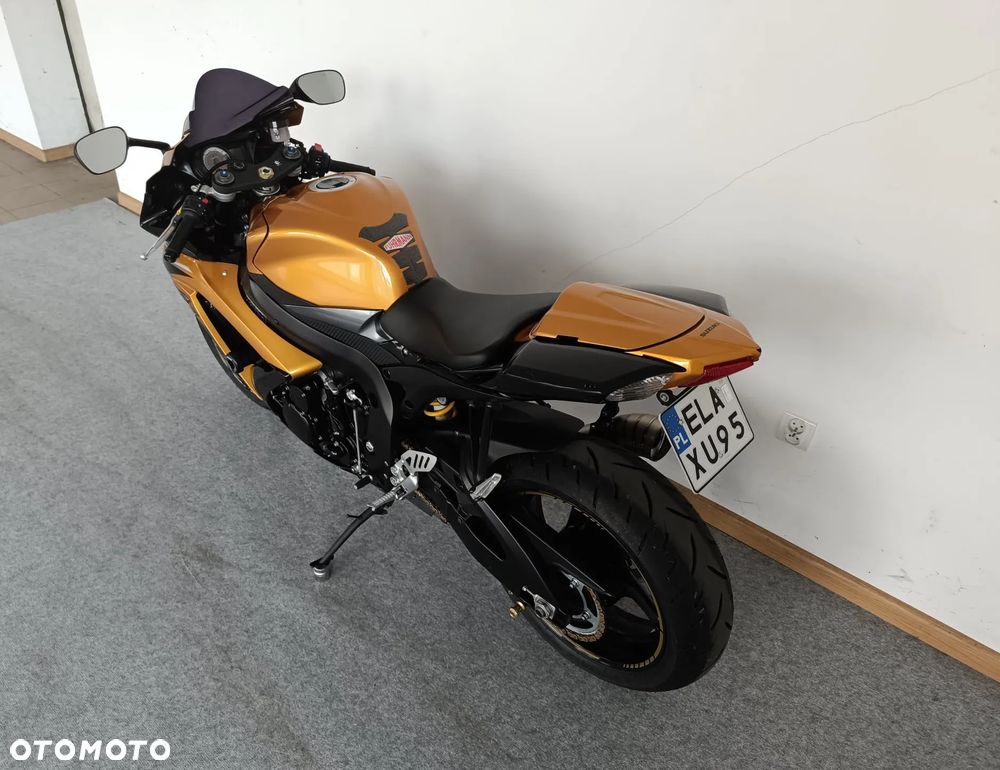 Suzuki GSX-R - 11