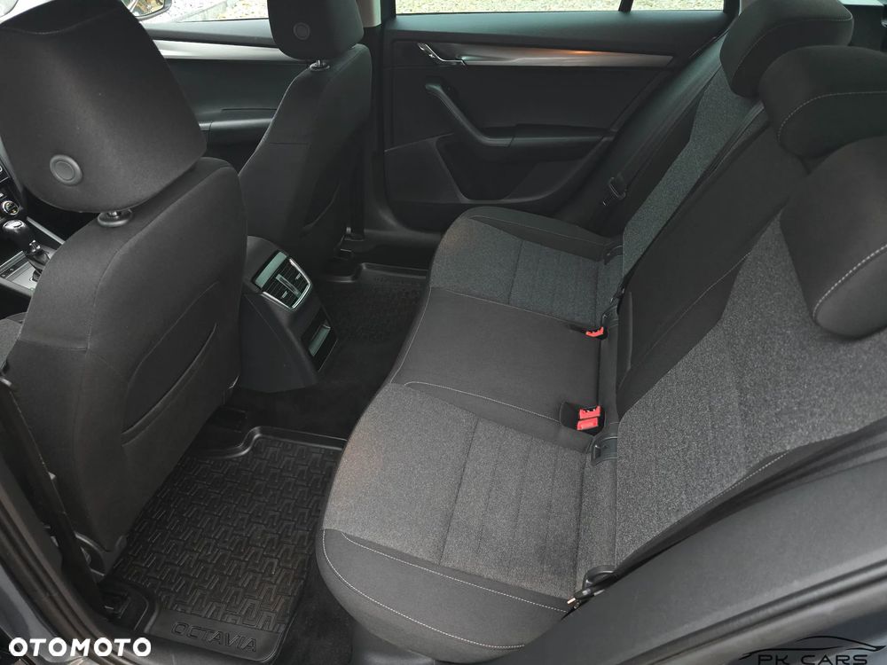 Skoda Octavia 2.0 TDI 4x4 DSG Soleil - 33