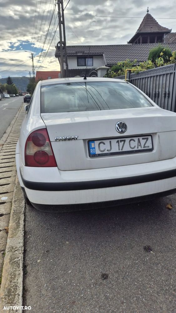 Volkswagen Passat 1.6 Comfortline - 3