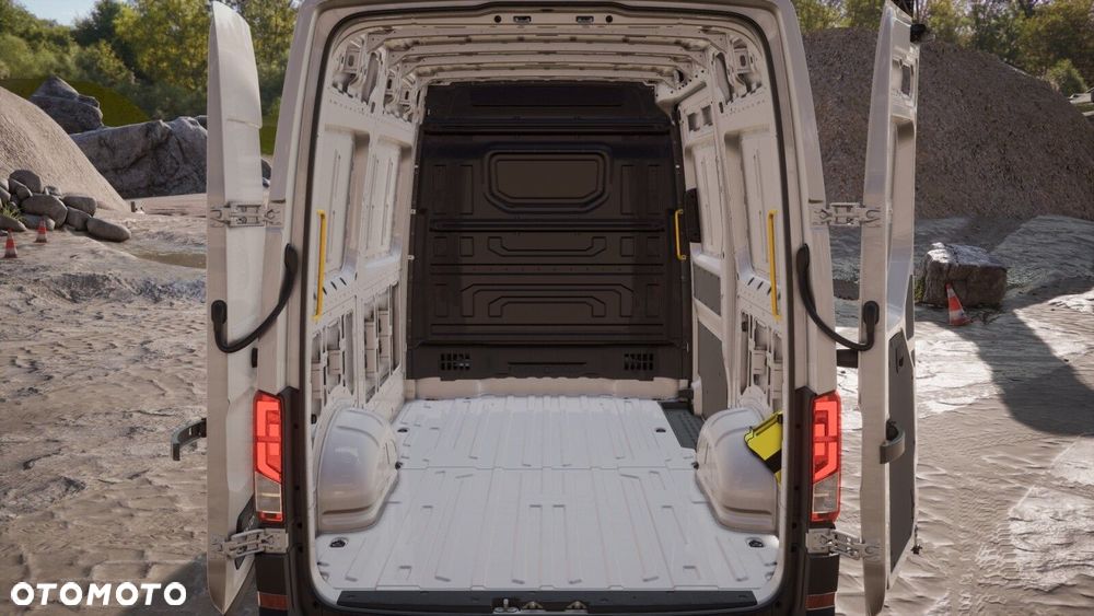 Volkswagen Crafter - 13