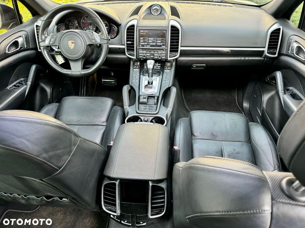 Porsche Cayenne Platinum Edition - 18