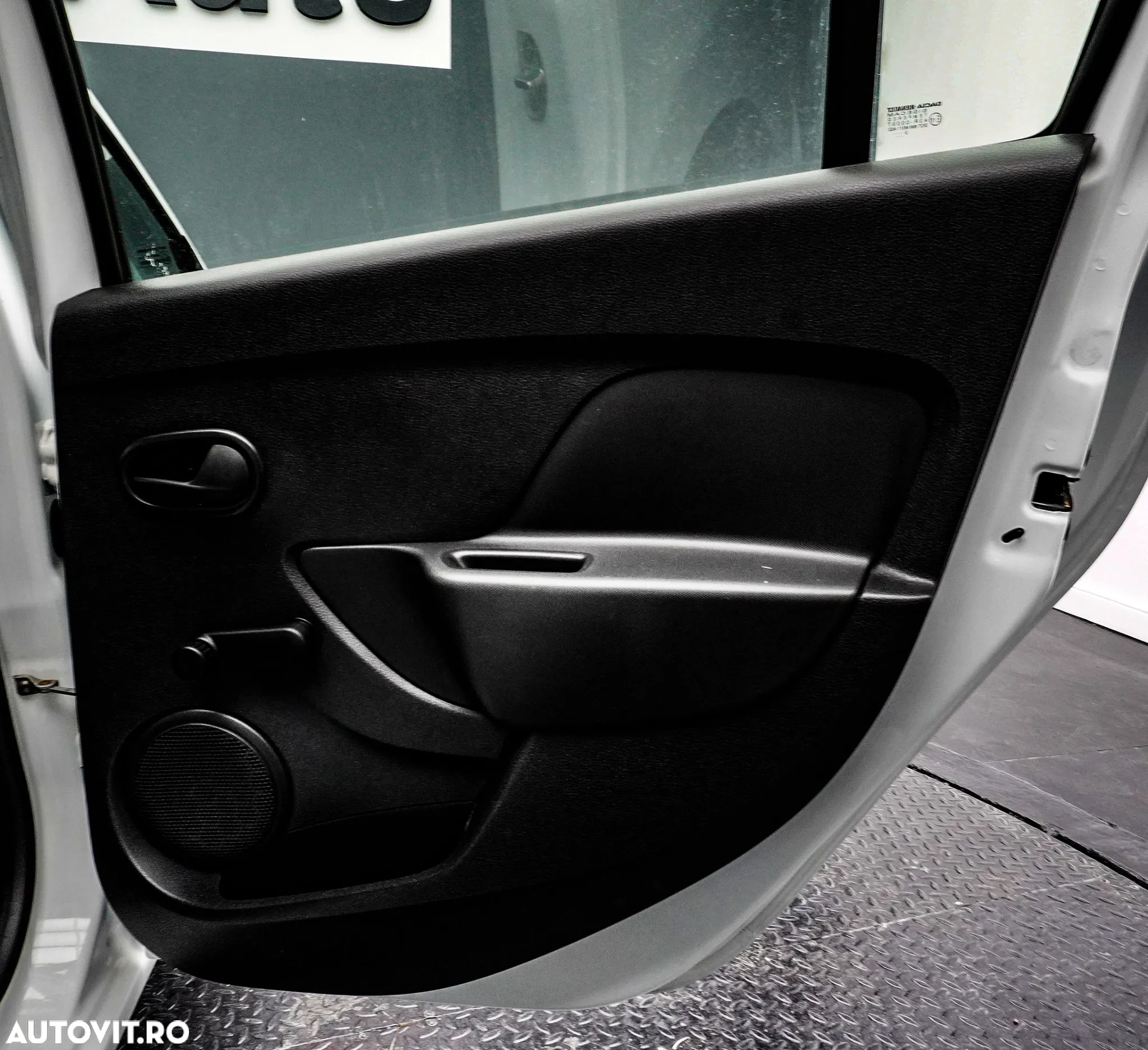 Dacia Logan 1.5 DCI Laureate - 24