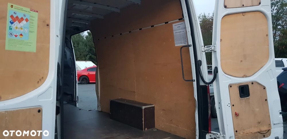 Mercedes-Benz Sprinter - 39