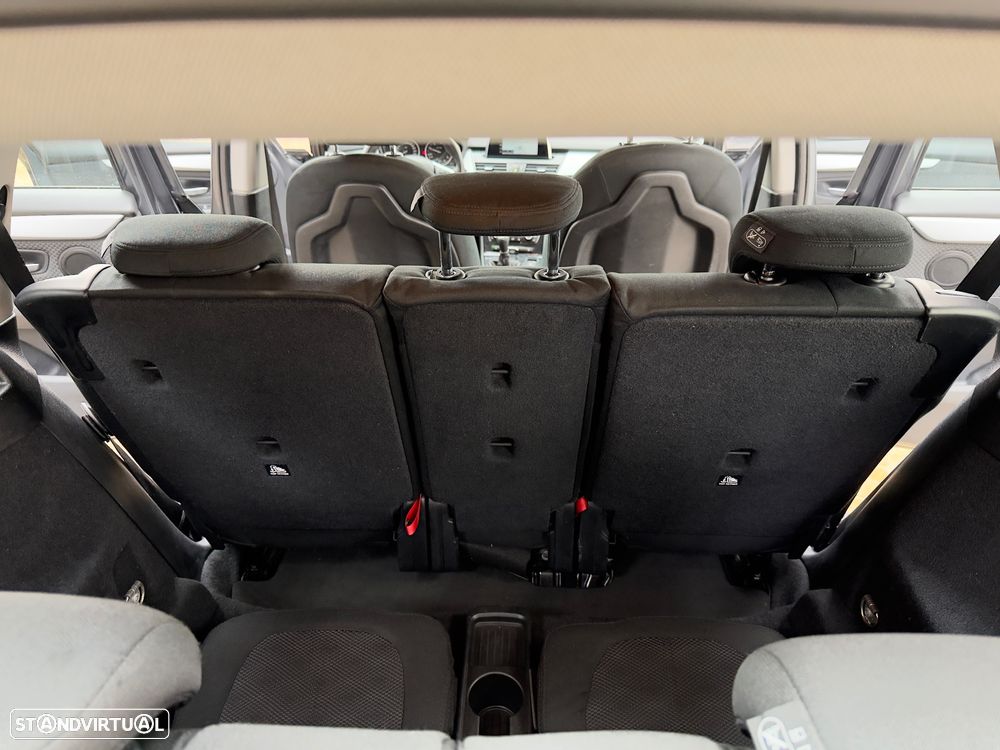 BMW 218 Gran Tourer d 7L Line Luxury - 38