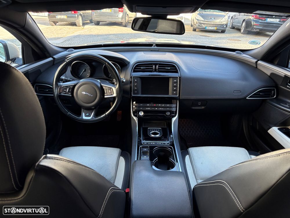Jaguar XE 2.0 D R-Sport Aut. - 13