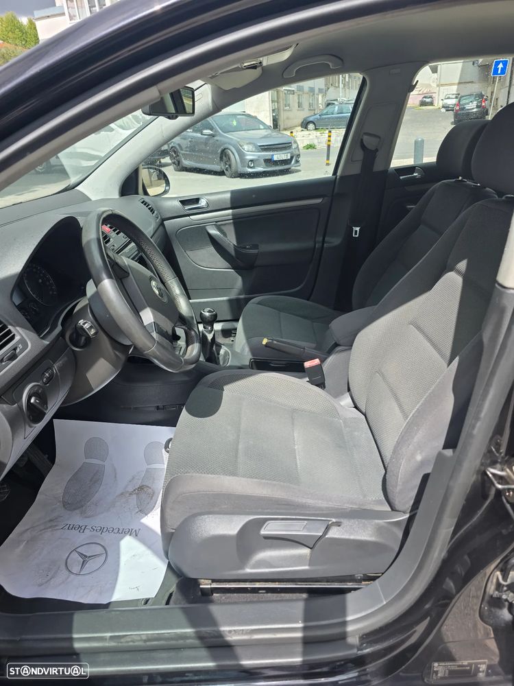 VW Golf 2.0 TDi Confortline - 9