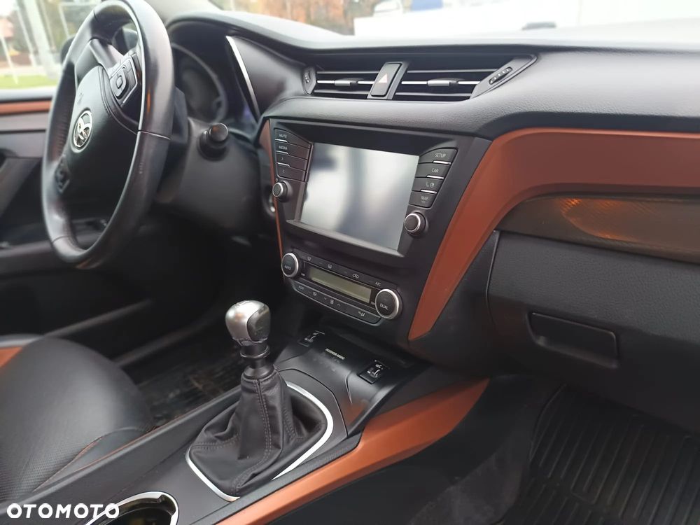 Toyota Avensis 1.8 Premium - 16