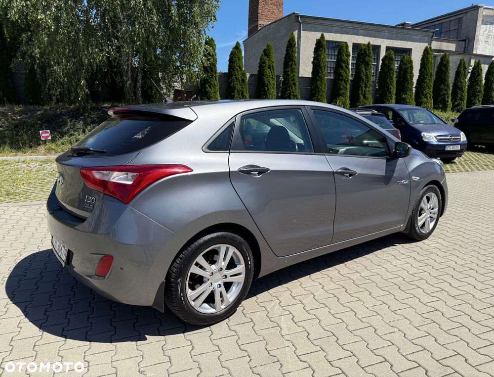Hyundai i30 blue 1.6 CRDi Style - 4