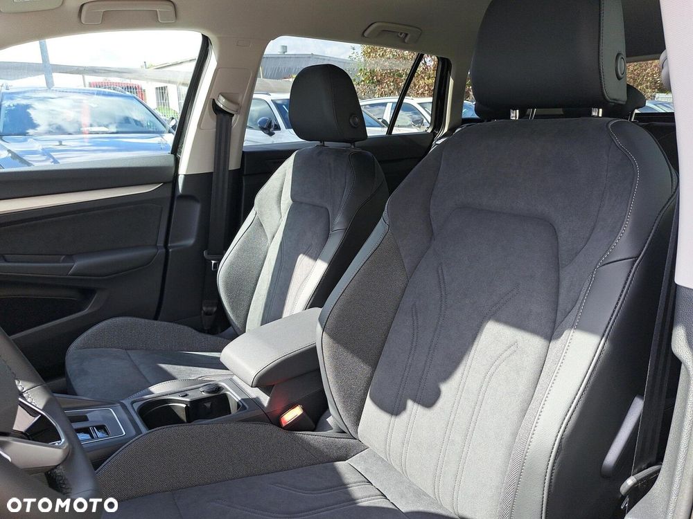Volkswagen Golf - 11