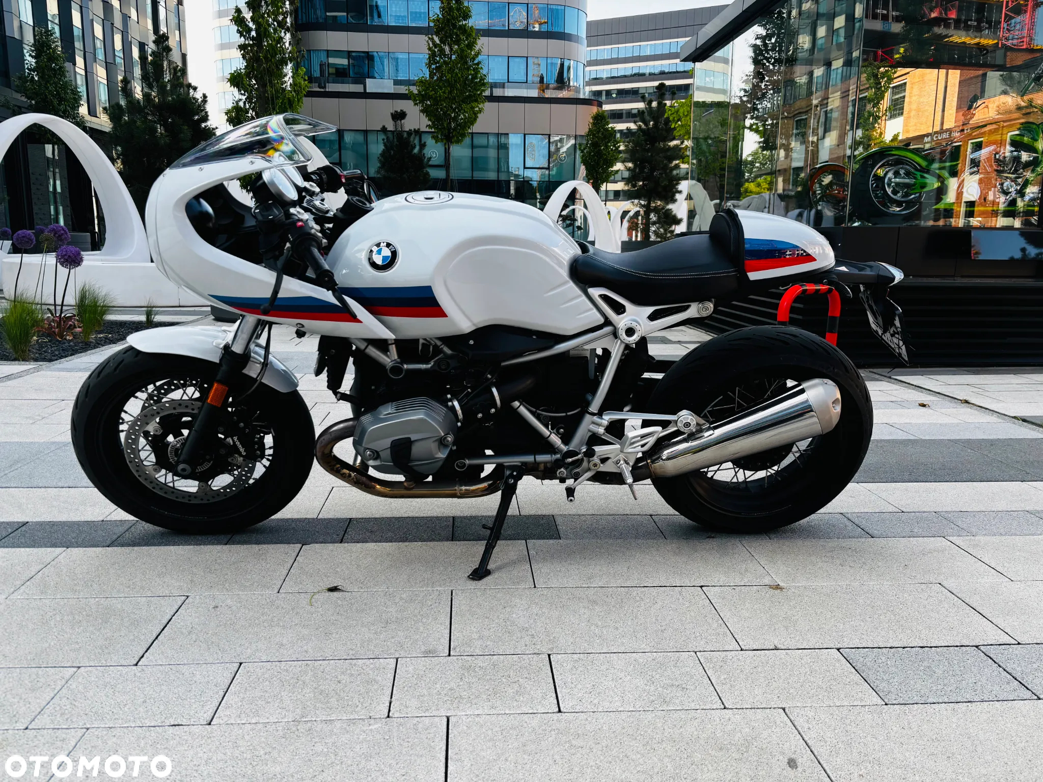 BMW R - 8